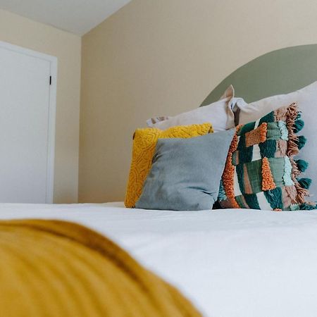 Centrally Located 3Br Overton Square Fast Wifi Free Parking Yes Pets Мемфис Экстерьер фото